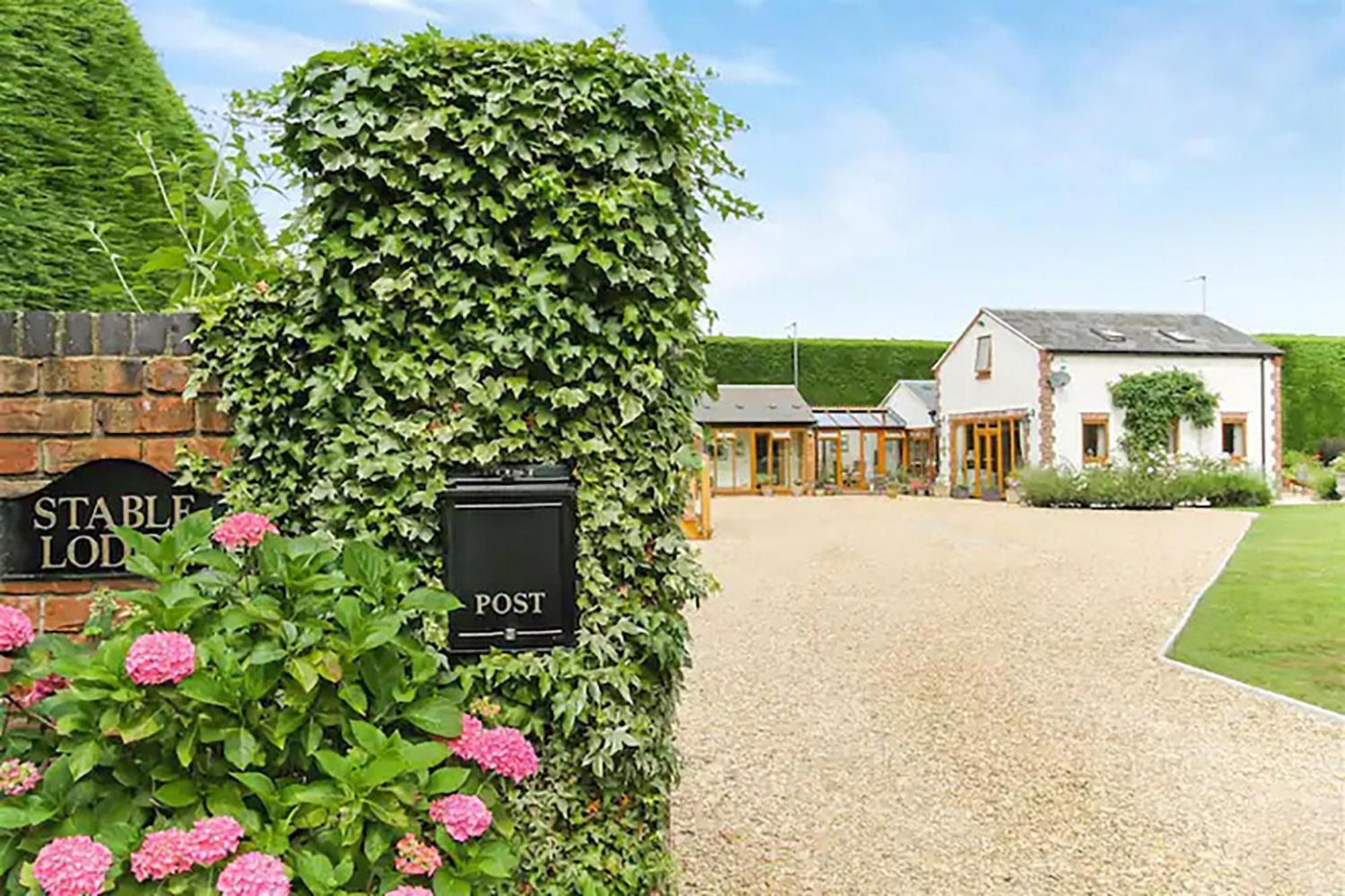 Shurdington Stable Lodge - Boutique Bed & Breakfast المظهر الخارجي الصورة