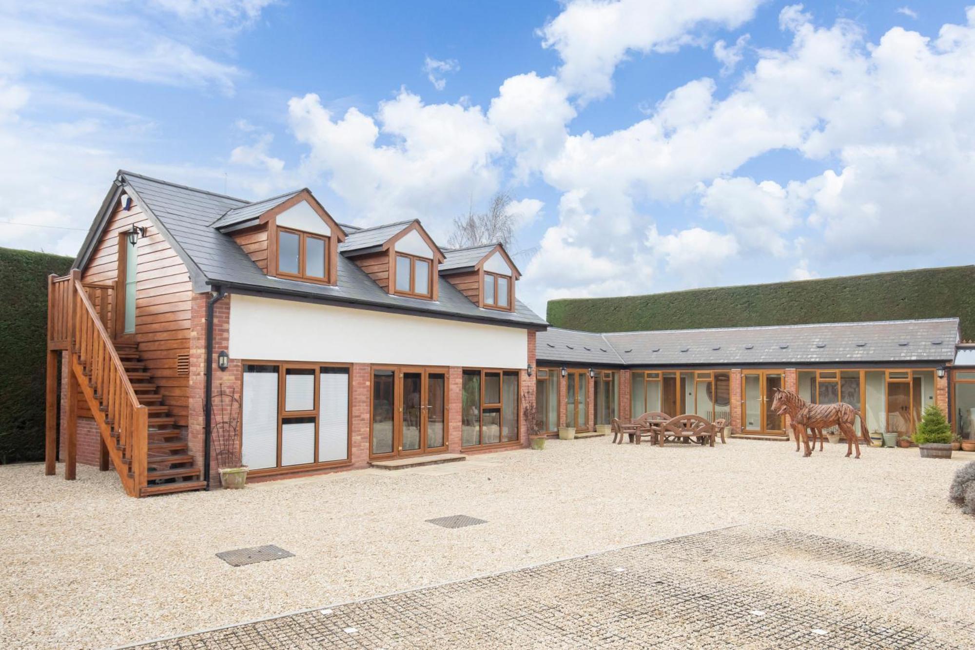 Shurdington Stable Lodge - Boutique Bed & Breakfast المظهر الخارجي الصورة