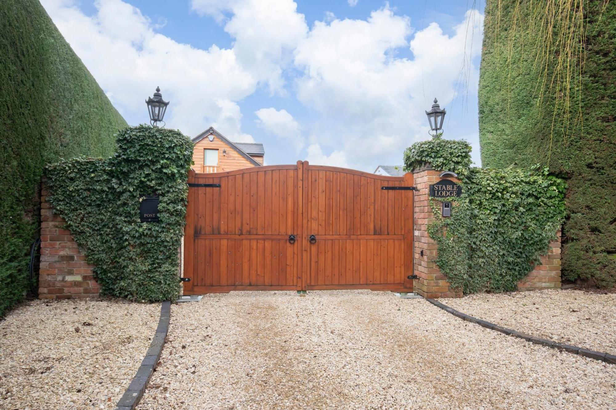 Shurdington Stable Lodge - Boutique Bed & Breakfast المظهر الخارجي الصورة