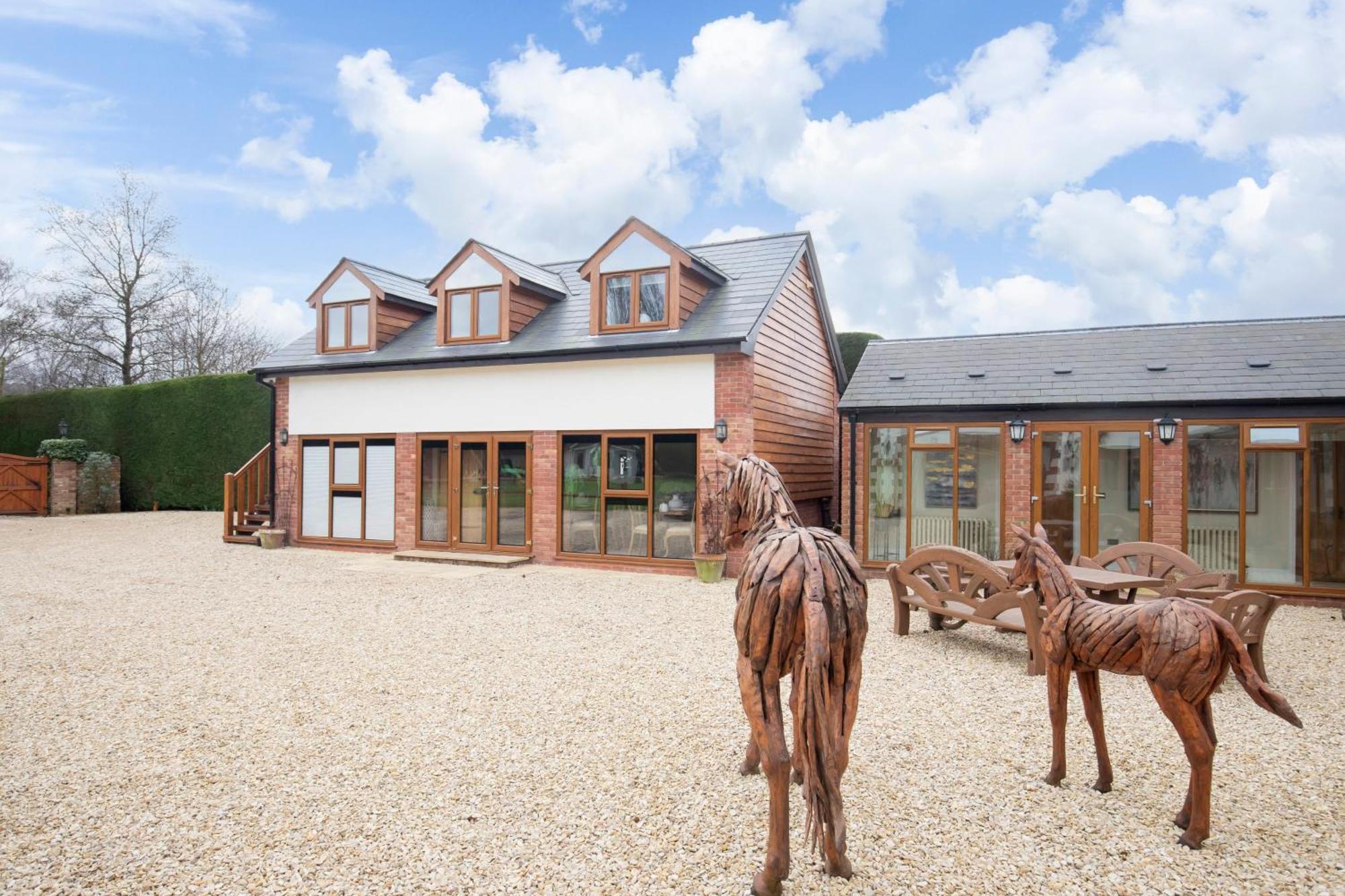 Shurdington Stable Lodge - Boutique Bed & Breakfast المظهر الخارجي الصورة